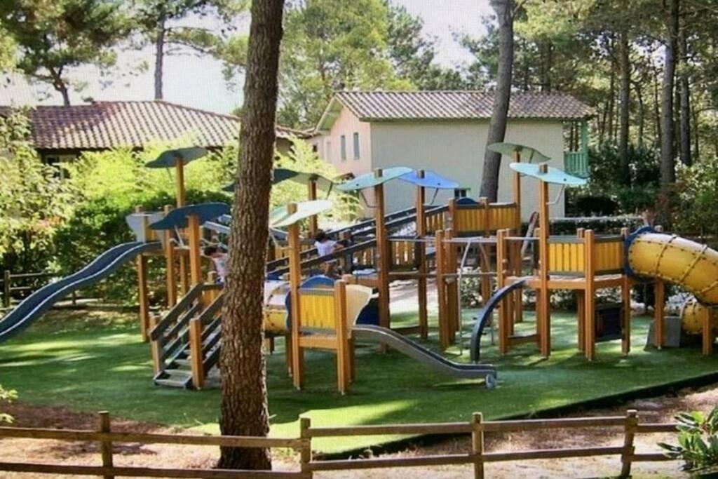 Holidays Resort Domaine Du Golf Piscine Chauffee D' Avril Au 1Er Octobre En Lisiere De Foret Avec Vue Sur La Pinede Lacanau-Ocean ภายนอก รูปภาพ